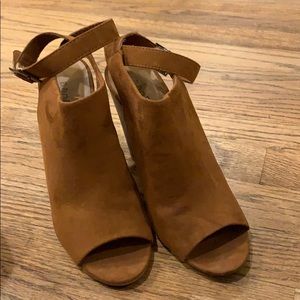 Cute sandal heels